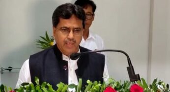 শপথ নিলেন মানিক