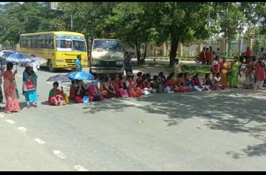 রাজধানীতে রাস্তা অবরোধ!!