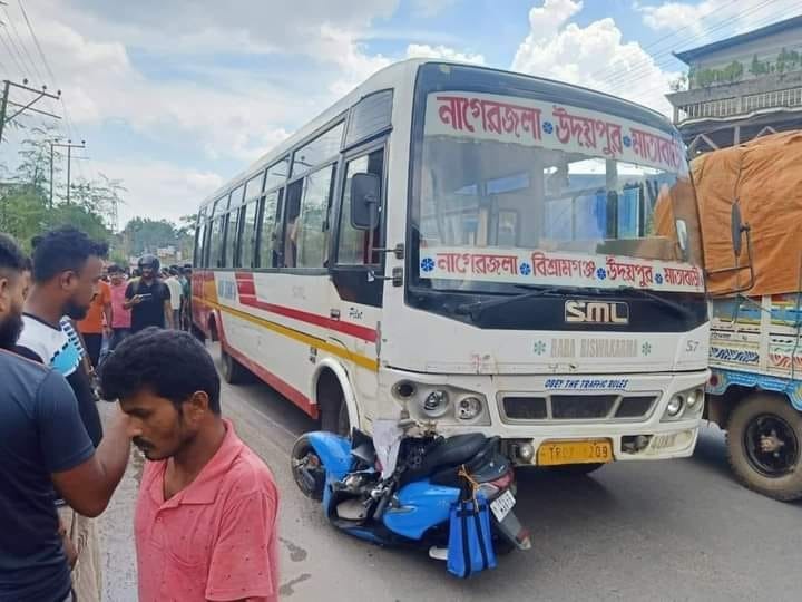  যান দুর্ঘটনার বলি এক স্কুটি চালক