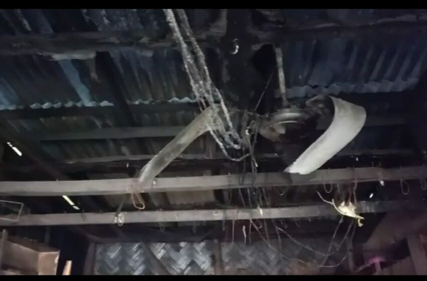 শর্ট সার্কিটে পুড়লো দোকান