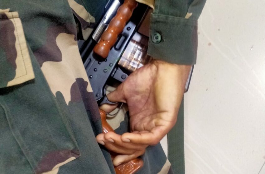 আত্মঘাতী বি এস এফ জওয়ান!!