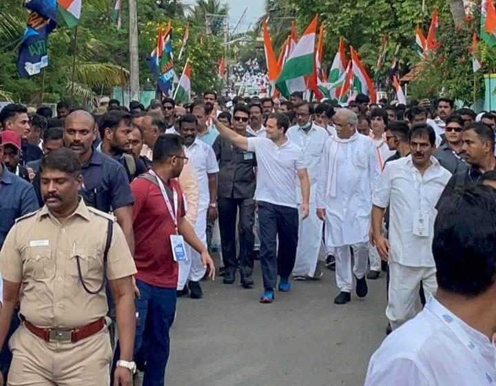 বিভাজনের বিরুদ্ধে পথে কংগ্রেস
