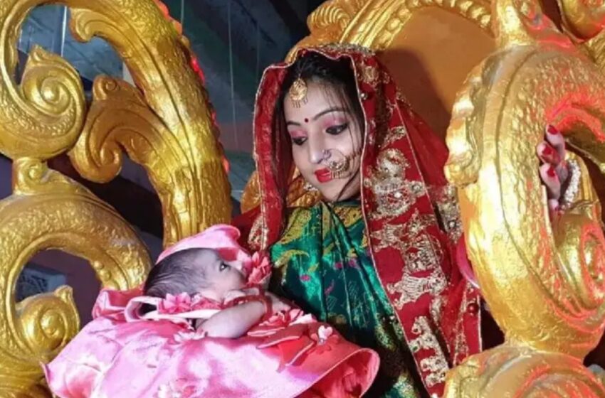 ২৪ বছর পর সন্তানের জন্ম, মা মেয়েকে রথে চাপিয়ে বাড়ি আনল হোসেল পরিবার