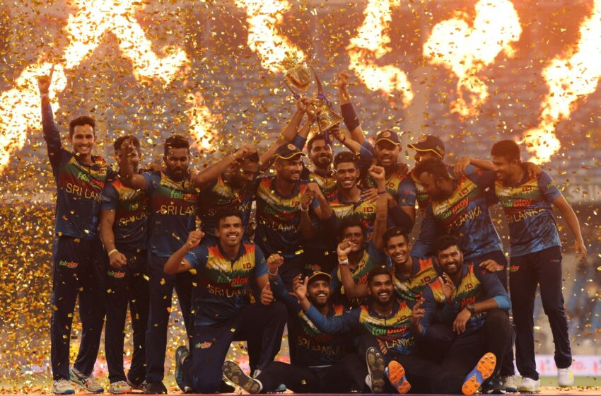 দলকে জেতাতে পেরে খুশি রাজাপক্ষ, হাসারাঙ্গারা