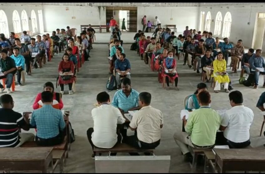জমা নেওয়া হচ্ছে চাকরির অফার!!