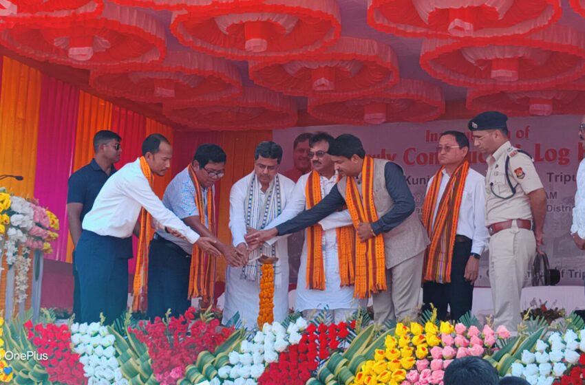 লগ হাটের উদ্বোধন করলেন মুখ্যমন্ত্রী