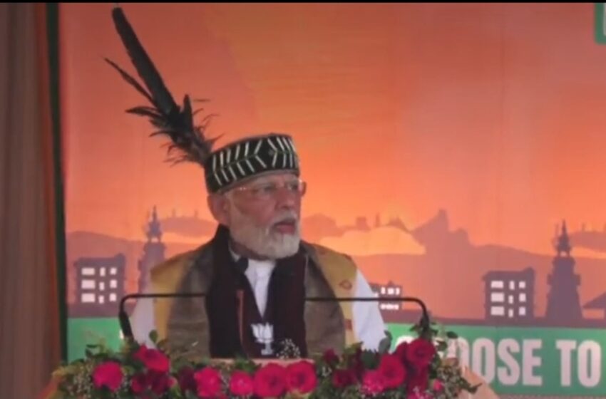 পিরিবারতন্ত্রের বিরুদ্ধে তোপ মোদির!!