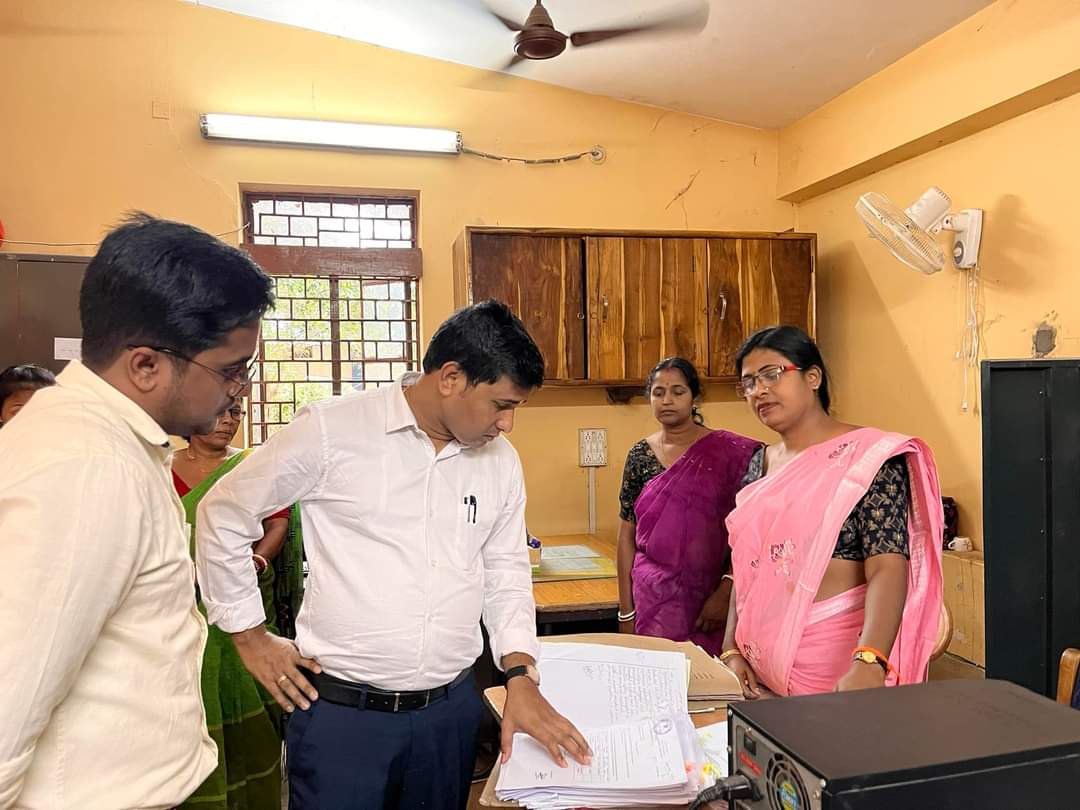 সক্রিয় ভূমিকা পালনে মন্ত্রী সুধাংশু দাস!