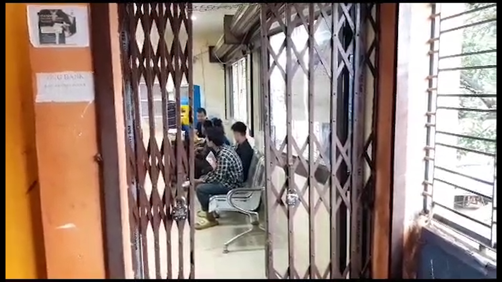 গন্ডাছড়ায় ব্যাংক লুঠের চেষ্টা!! আহত ব্যাংক কর্মী!!