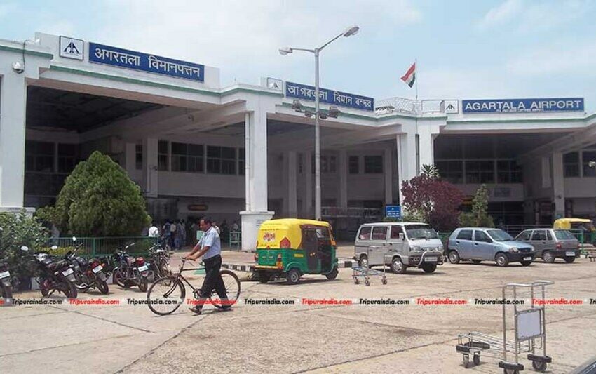 অনলাইনে বুকিং অটোতে বাধা,বিমানবন্দরে প্রিপেইড যাত্রী পরিষেবা নিয়ে বহু অভিযোগ।