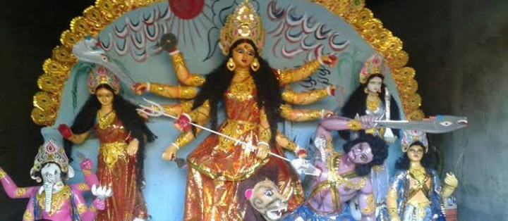 প্রবাসে পুজো, আয়ারল্যান্ডের উত্তর-পশ্চিম প্রান্তের এই দুর্গাপূজার থিম “গ্রাম বাংলা”!!