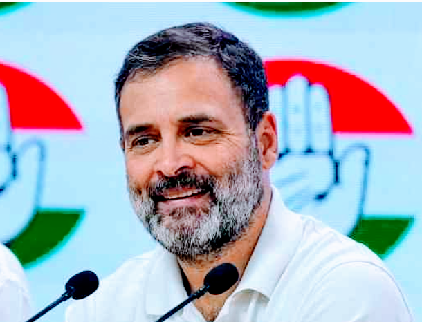  আইজলে যাওয়ার পথে আগরতলায় রাহুল গান্ধী!!