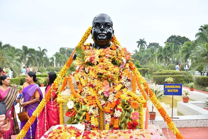  সংবিধান রচয়িতার প্রয়ান দিবসে শ্রদ্ধাঞ্জলি!!
