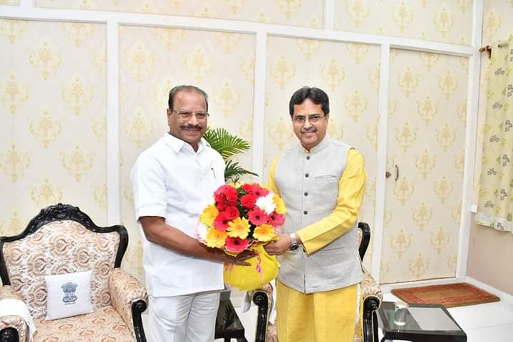  প্রকল্পের অগ্রগতি নিয়ে বৈঠকে রাজ্যপাল-মুখ্যমন্ত্রী!!