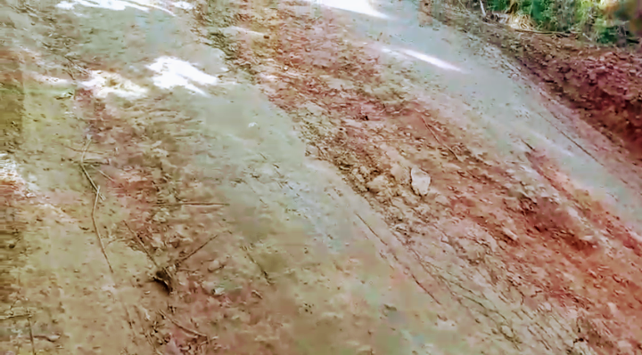  রাস্তা সংস্কারের দাবিতে বিক্ষোভ!!