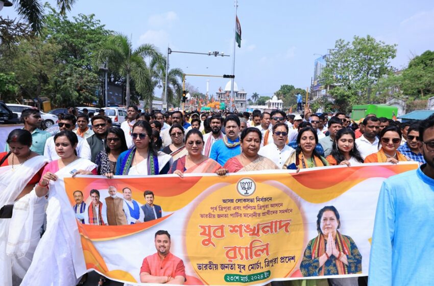 ইস্যুহীন বিরোধীরা, দুই কেন্দ্রেই ২ জয় নিশ্চিত, পদযাত্রায় মুখ্যমন্ত্রী!!