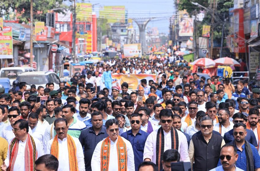বিপ্লব -দীপকের সমর্থনে পদযাত্রায় মুখ্যমন্ত্রী!!
