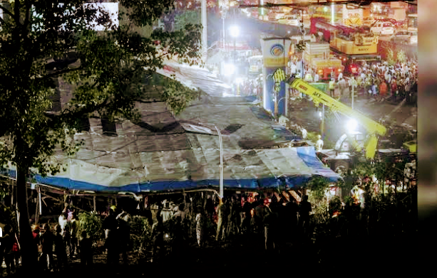  মুম্বইয়ে হোর্ডিং ভেঙে  মৃ*ত্যু মিছিল বেড়ে ১৪!!