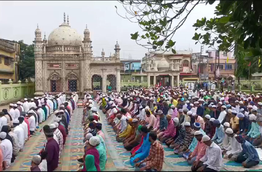 ঈদের নামাজ আদায়