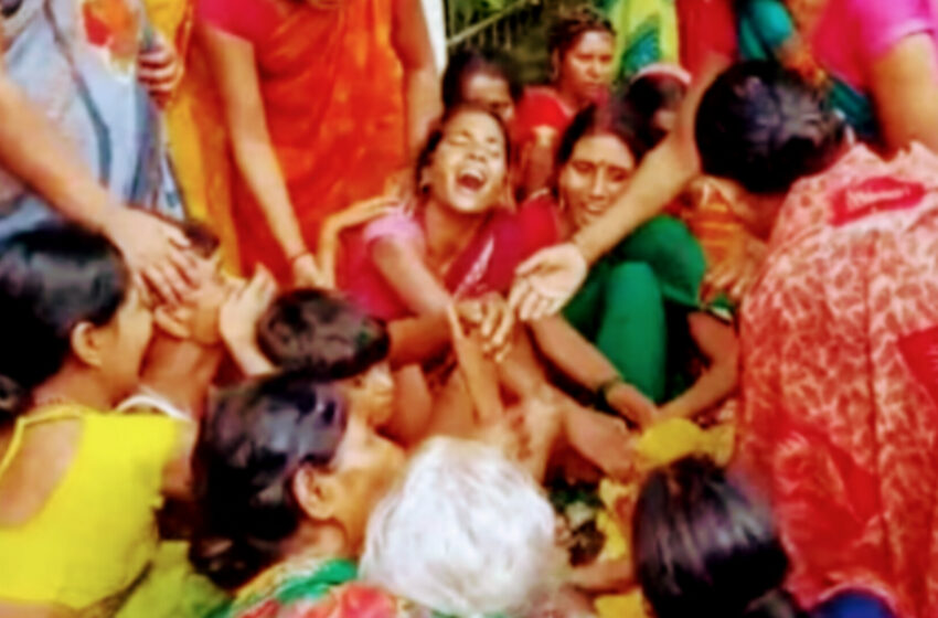 পদপিষ্ট হয়ে মৃত সাত পুণ্যার্থী!