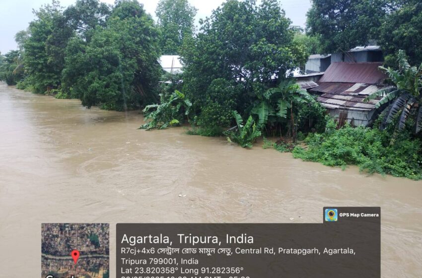 বৃষ্টি কমলেও ফুঁসছে নদী ৪ শিবিরে ২০৭ শরণার্থী!!