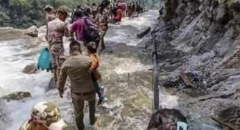 সিকিমে আটকে ১৫০০ পর্যটক!!