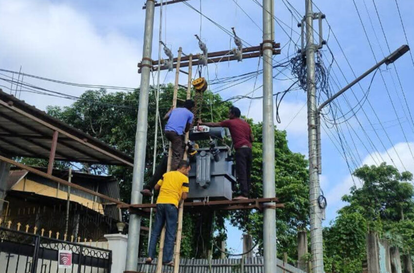  খবরের জের, তথ্য বাণিজ্যিক,প্রতিষ্ঠান থেকে ২৪ ঘন্টার মধ্যেই তুলে নেওয়া হলো ট্রান্সফরমার!!