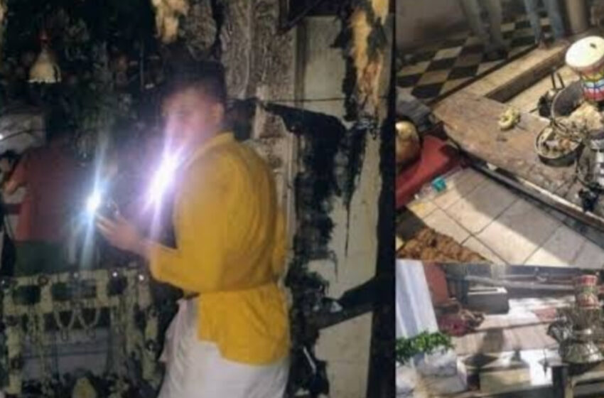 বারাণসীতে মন্দিরে আগুন, আহত প্রধান পুরোহিত-সহ ৭জন!!