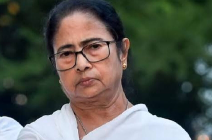 নেপালের অশান্তির জেরে মাঝ রাতে হঠাৎ উত্তরকন্যায় হাজির মমতা!!