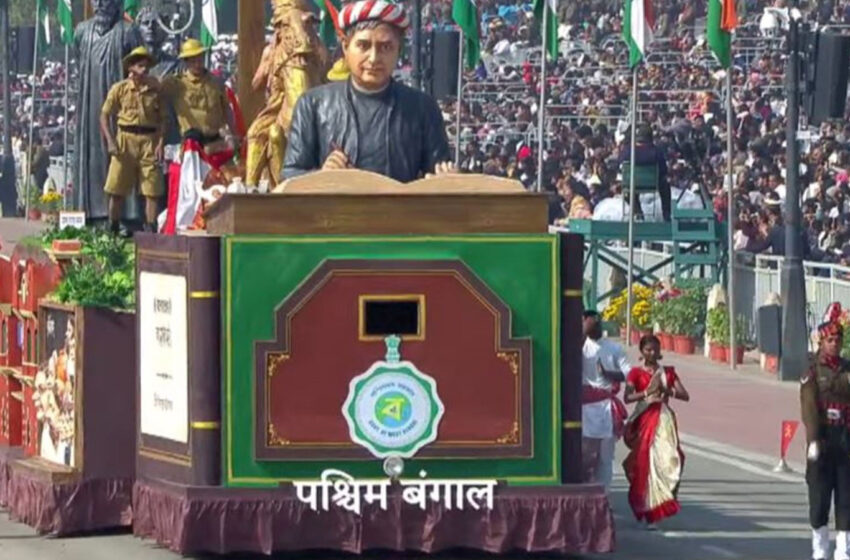  বাংলার ট্যাবলো: ‘বন্দে মাতরম’-এর ১৫০ বছরের ঐতিহ্যে স্বাধীনতা সংগ্রামের শ্রদ্ধার্ঘ্য