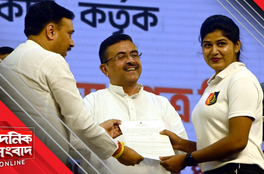  দেবীপক্ষে নিয়োগ রাজ্য পুলিশে, ১১ হাজার নিয়োগপত্র তুলে দিলেন মুখ্যমন্ত্রী